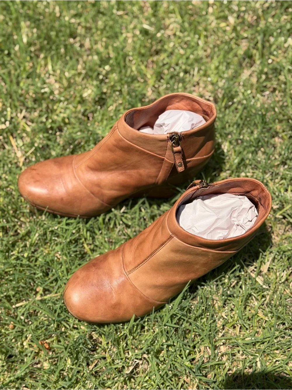 UGG Tan Leather Carmine Wedge Ankle Boots Sz-8.5. N.
